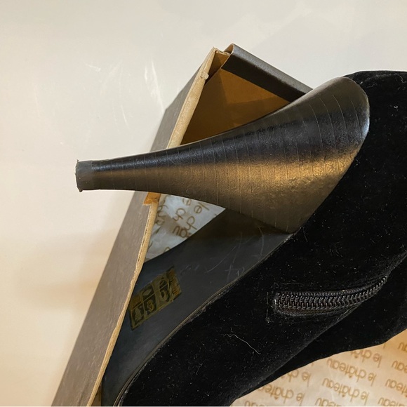 EUC Women's Size 8 Black Velour Over the Knee High Heeled Boots Shoes Dress - Picture 6 of 10